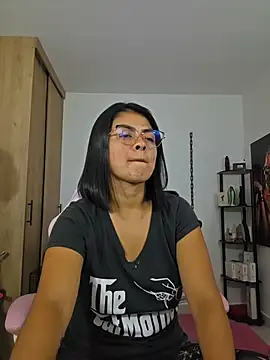 Snapshot of Hannah-grace chatting on May 25, 1:10 pm Hannah-grace online show from May 25, 1:10 pm