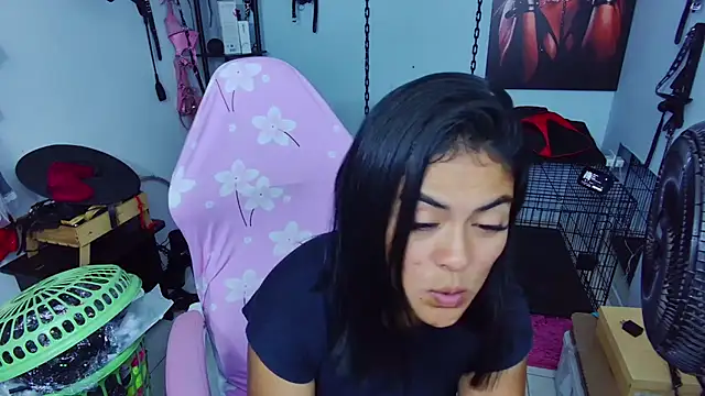 Snapshot of Hannah-grace chatting on September 14, 10:32 pm Hannah-grace online show from September 14, 10:32 pm