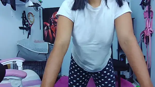 Hannah-grace online show from December 19, 11:01 am