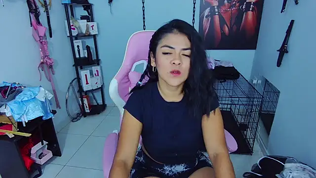 Snapshot of Hannah-grace chatting on October 11, 1:34 pm Hannah-grace online show from October 11, 1:34 pm