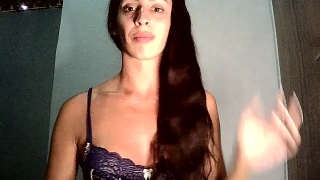 Snapshot of AlexiaDuucan chatting on March 8, 7:42 pm AlexiaDuucan online show from March 8, 7:42 pm
