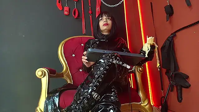 Snapshot of amy-mistress chatting on February 17, 2:31 am amy-mistress online show from February 17, 2:31 am