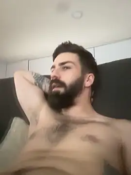Snapshot of kinkyguy04 chatting on May 4, 3:59 pm kinkyguy04 online show from May 4, 3:59 pm