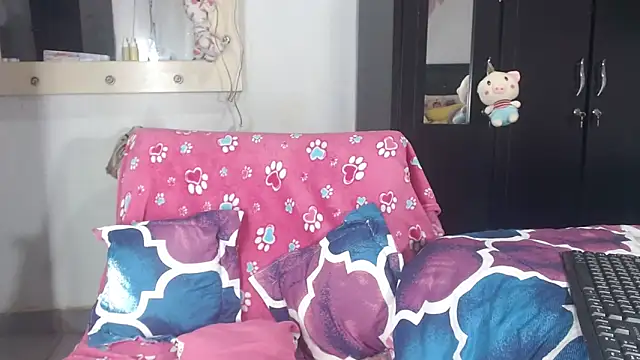 aleera starxx982 online show from October 28, 1:17 am