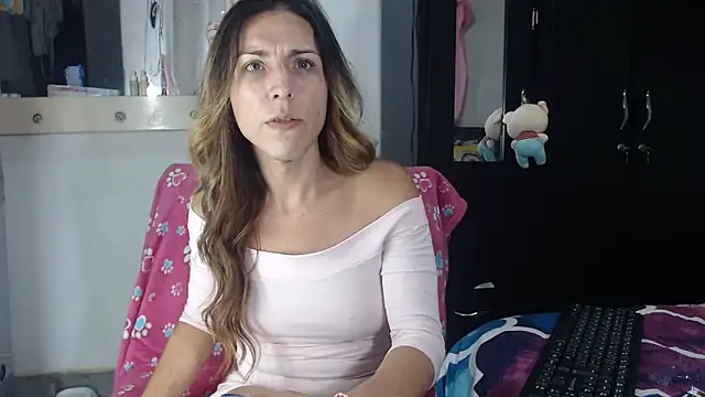 aleera starxx982 online show from November 3, 3:45 am