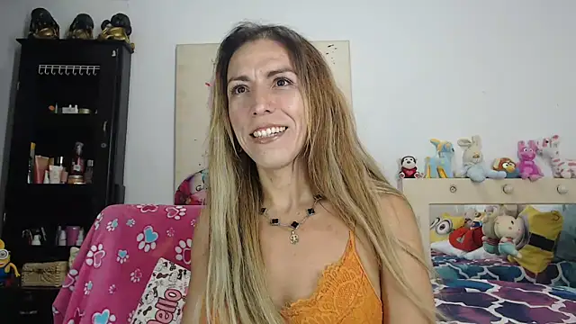aleera starxx982 online show from May 7, 12:04 am