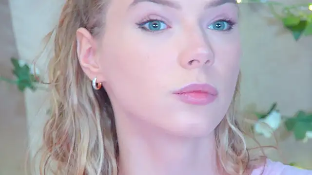 GentleRossi online show from April 11, 3:05 pm