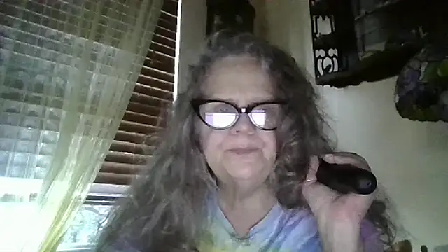 Snapshot of DestineeLoverGirl chatting on November 18, 12:30 pm DestineeLoverGirl online show from November 18, 12:30 pm