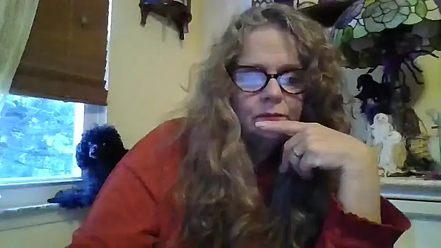 Snapshot of DestineeLoverGirl chatting on October 26, 12:27 pm DestineeLoverGirl online show from October 26, 12:27 pm