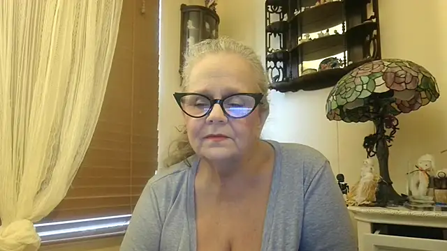 Snapshot of DestineeLoverGirl chatting on October 31, 1:08 pm DestineeLoverGirl online show from October 31, 1:08 pm