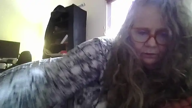 Snapshot of DestineeLoverGirl chatting on March 26, 12:14 pm DestineeLoverGirl online show from March 26, 12:14 pm