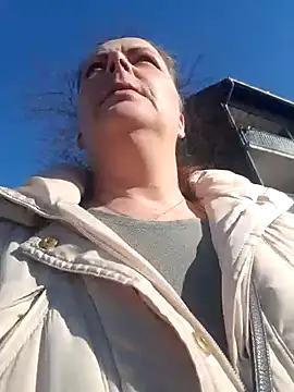 saharaheiss online show from March 3, 2:17 pm