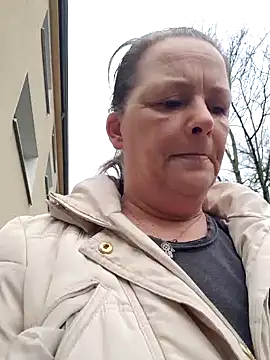 saharaheiss online show from January 22, 1:32 pm