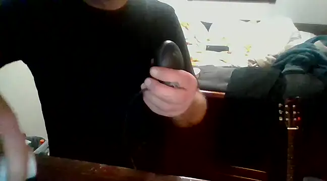 Snapshot of twotonetommyme chatting on January 6, 10:57 am twotonetommyme online show from January 6, 10:57 am