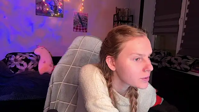 Chanel Gill online show from January 9, 5:25 am