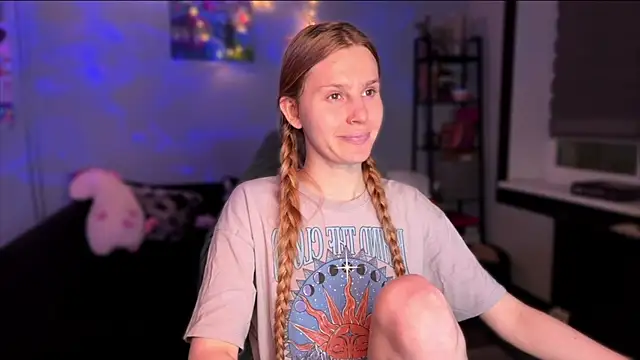 Chanel Gill online show from December 17, 6:35 pm