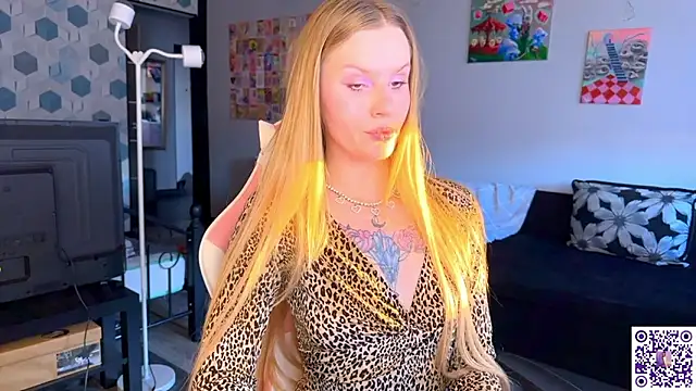 Chanel Gill online show from March 14, 4:02 pm