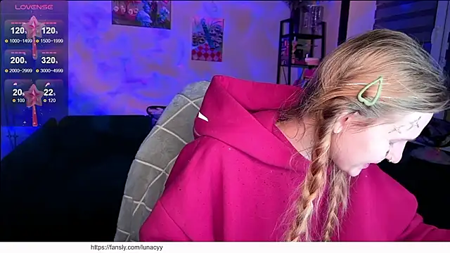 Chanel Gill online show from February 17, 8:06 pm