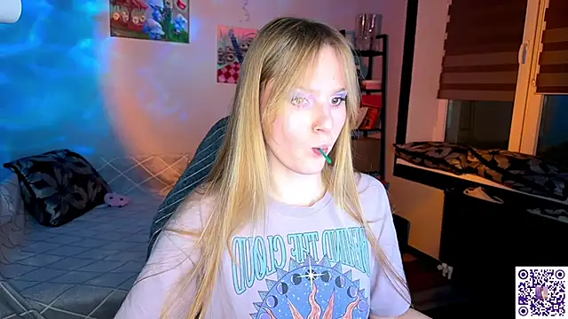 Chanel Gill online show from March 7, 5:18 pm