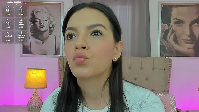 Snapshot of Beautyari_ chatting on May 15, 12:14 pm Beautyari online show from May 15, 12:14 pm