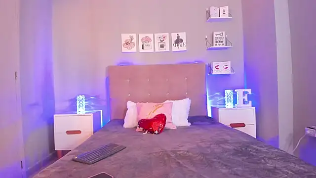 EmilyCoast-1 online show from March 13, 7:41 pm