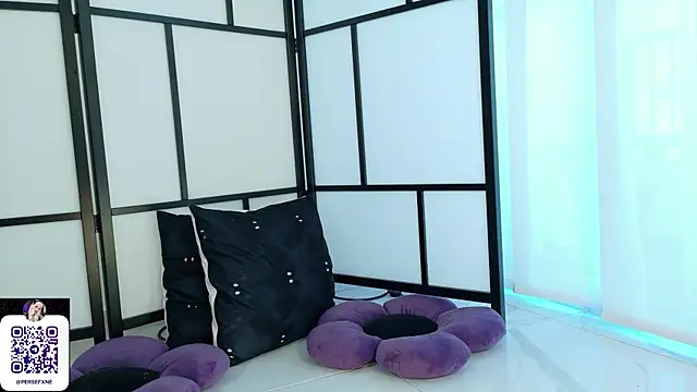damnliciousss online show from May 20, 2:14 pm