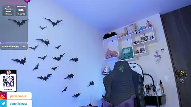 Snapshot of damnliciousss chatting on December 1, 12:33 am damnliciousss online show from December 1, 12:33 am