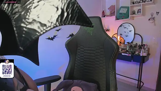 Snapshot of damnliciousss chatting on November 11, 11:42 pm damnliciousss online show from November 11, 11:42 pm