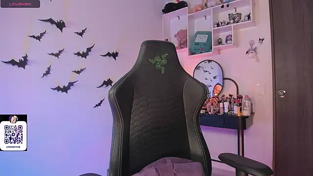 Snapshot of damnliciousss chatting on November 14, 12:58 am damnliciousss online show from November 14, 12:58 am