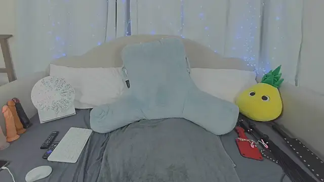 MeghanXO online show from February 11, 11:37 pm