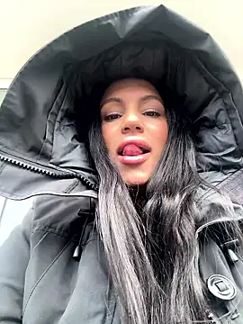 MeghanXO online show from January 8, 2:23 pm