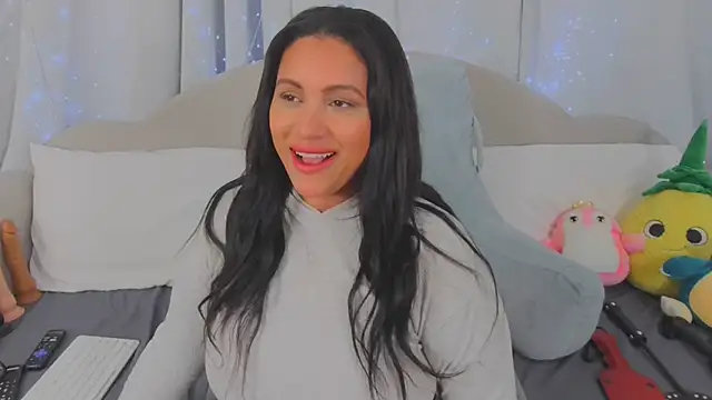 MeghanXO online show from May 15, 1:47 am