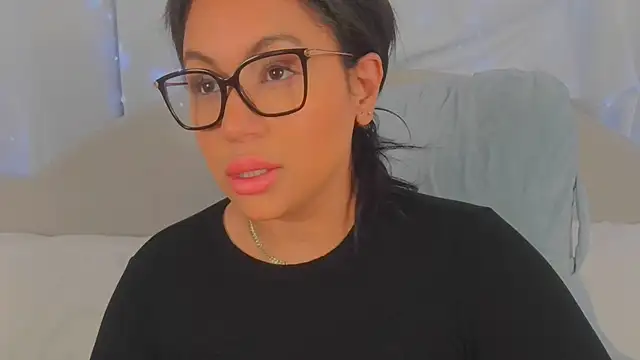 MeghanXO online show from December 5, 3:49 am