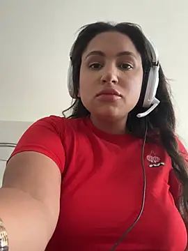 MeghanXO online show from July 6, 2:02 pm