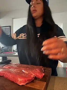 Snapshot of MeghanXO chatting on October 27, 1:12 pm MeghanXO online show from October 27, 1:12 pm