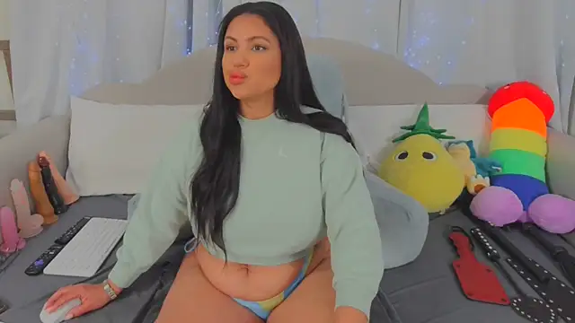 MeghanXO online show from April 19, 1:12 pm