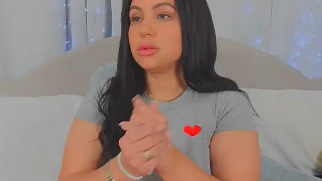 MeghanXO online show from March 13, 2:11 pm