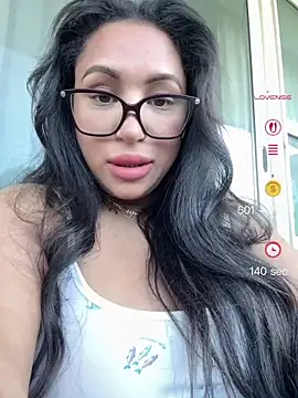 MeghanXO online show from July 8, 1:34 pm