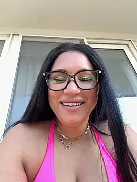 MeghanXO online show from April 22, 2:24 pm