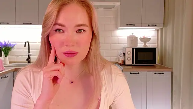 Veronika Mitchel online show from February 19, 4:15 pm