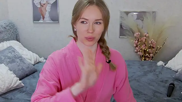 Veronika Mitchel online show from February 20, 5:52 pm