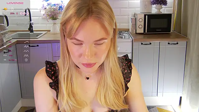 Veronika Mitchel online show from October 27, 3:35 pm