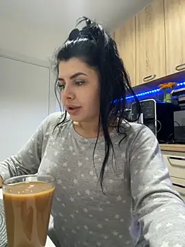 Snapshot of Scarlett-Dream chatting on October 15, 5:17 am Scarlett-Dream online show from October 15, 5:17 am