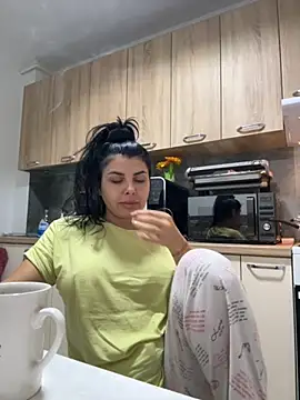 Snapshot of Scarlett-Dream chatting on October 2, 5:00 am Scarlett-Dream online show from October 2, 5:00 am