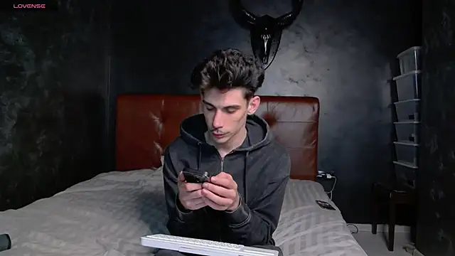 DanielCrush1 online show from April 30, 8:57 pm