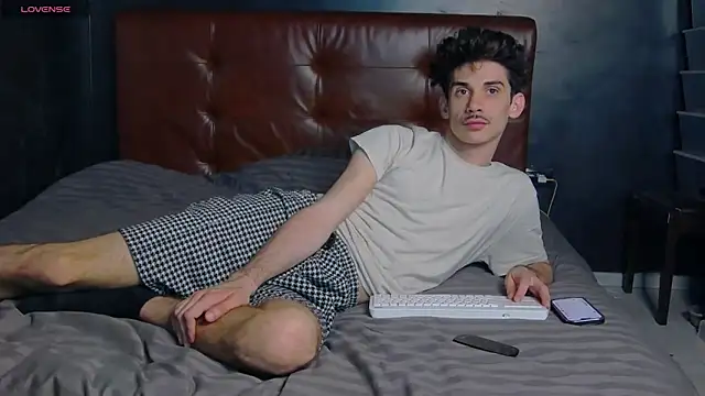 DanielCrush1 online show from May 20, 1:41 pm
