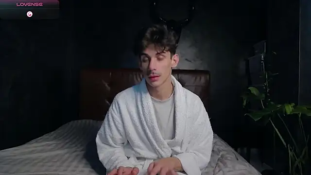 DanielCrush1 online show from November 16, 1:38 pm