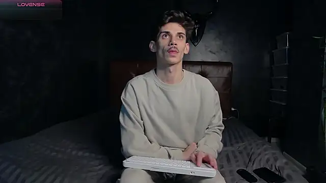 DanielCrush1 online show from December 3, 2:16 pm