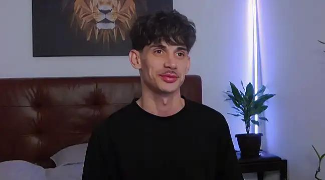 Snapshot of DanielCrush1 chatting on February 11, 9:25 pm DanielCrush1 online show from February 11, 9:25 pm