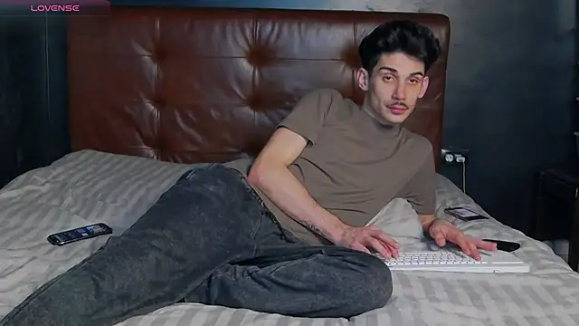 DanielCrush1 online show from March 15, 3:19 pm